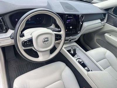 2024 Volvo XC60 B5 Plus Dark Theme