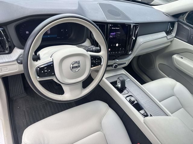 2024 Volvo XC60 B5 Plus Dark Theme