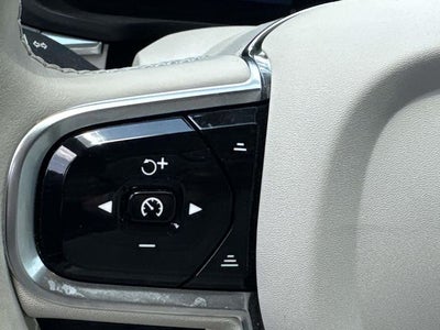 2024 Volvo XC60 B5 Plus Dark Theme