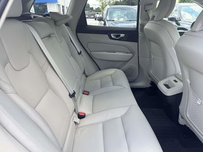 2024 Volvo XC60 B5 Plus Dark Theme
